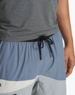 Pantalón corto Kore con bloques de color | Azur claro/Acero/Vapor