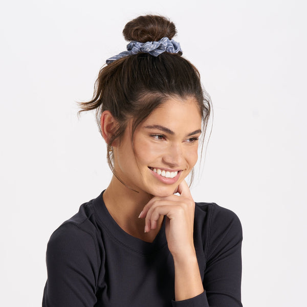 Corbata Scrunchy | Rejilla Shibori azul pálido